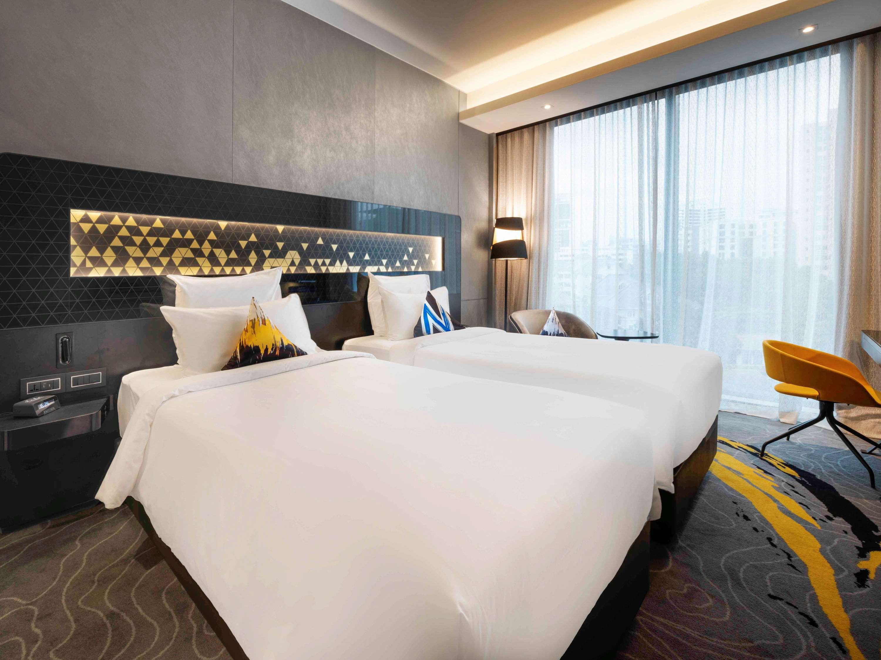 Novotel Singapore On Stevens Экстерьер фото