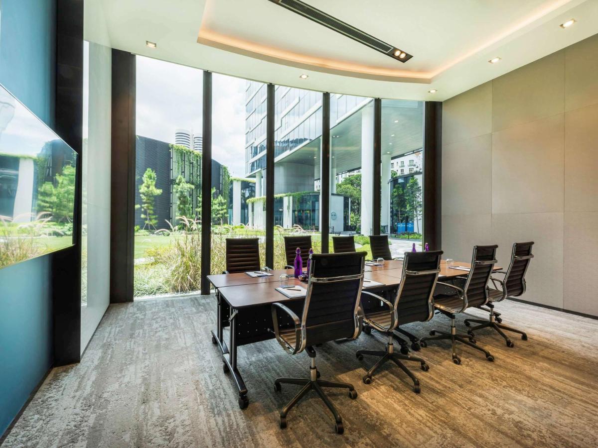 Novotel Singapore On Stevens Экстерьер фото